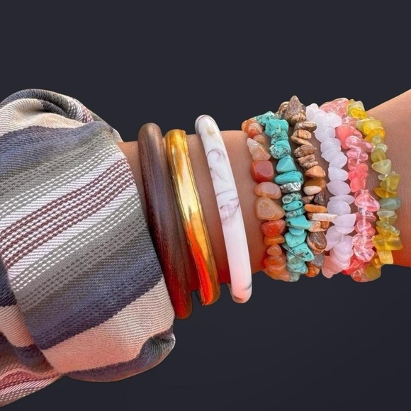 Milky Quartz Crystal Bead Bracelet - Picture 2 of 4